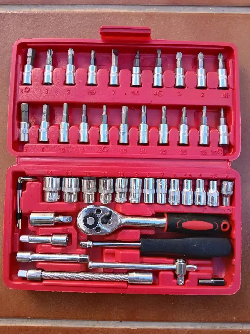مجموعة مفاتيح عدة بسقاطة مقاس 1/4 انش 46 قطعه